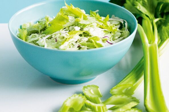 iktidar için otlar ile sebze salatası